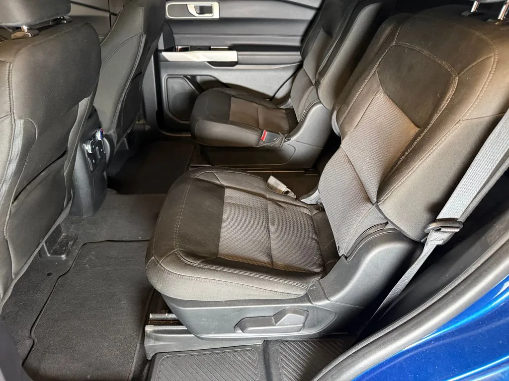 Ford Explorer photo 21