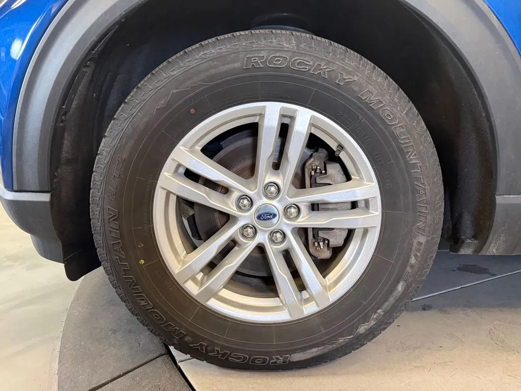 Ford Explorer photo 26