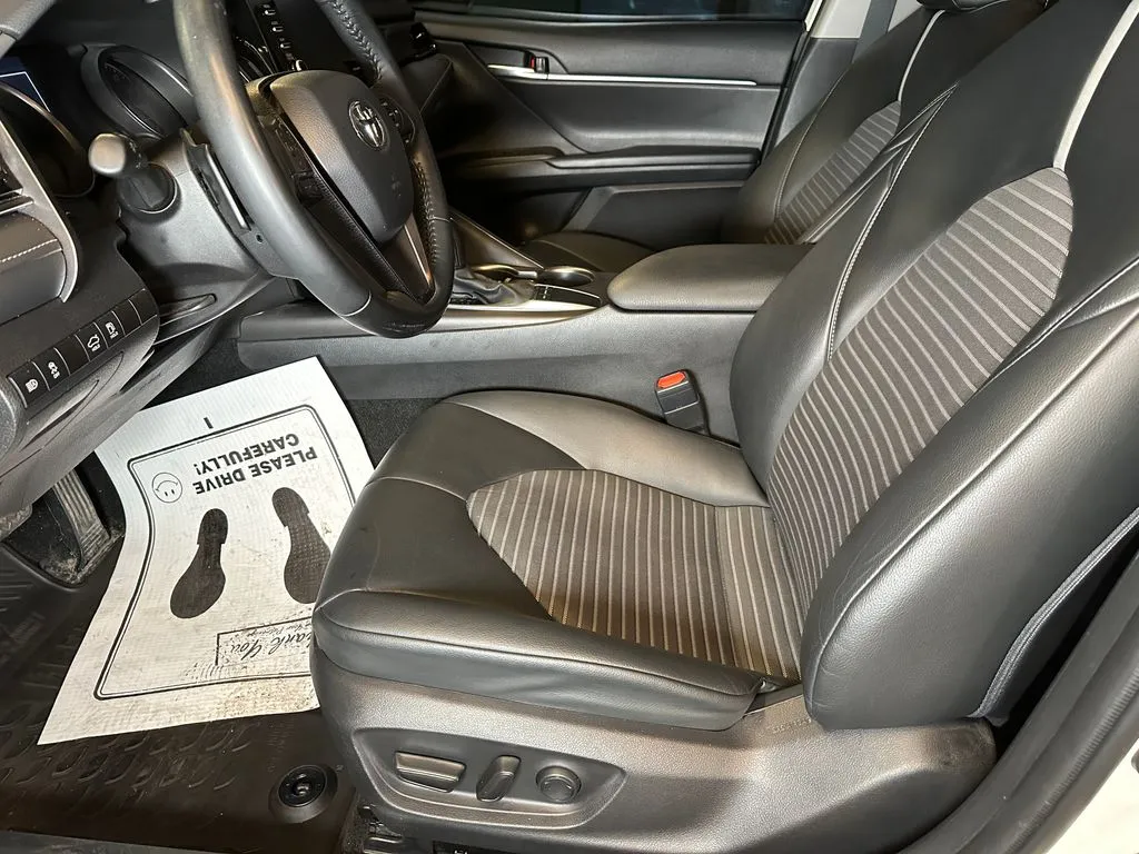 Toyota Camry photo 20