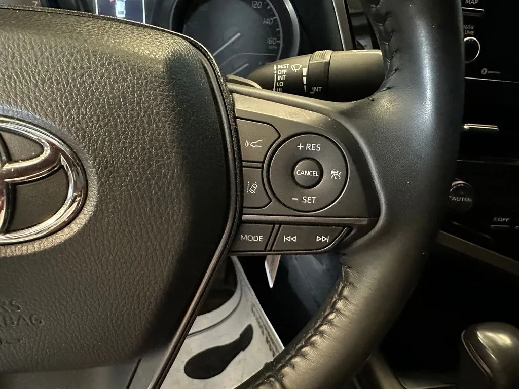 Toyota Camry photo 12