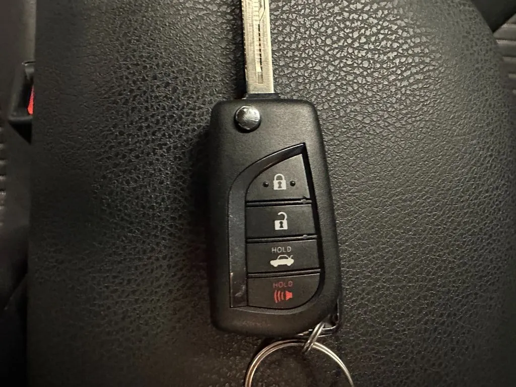 Toyota Camry photo 17
