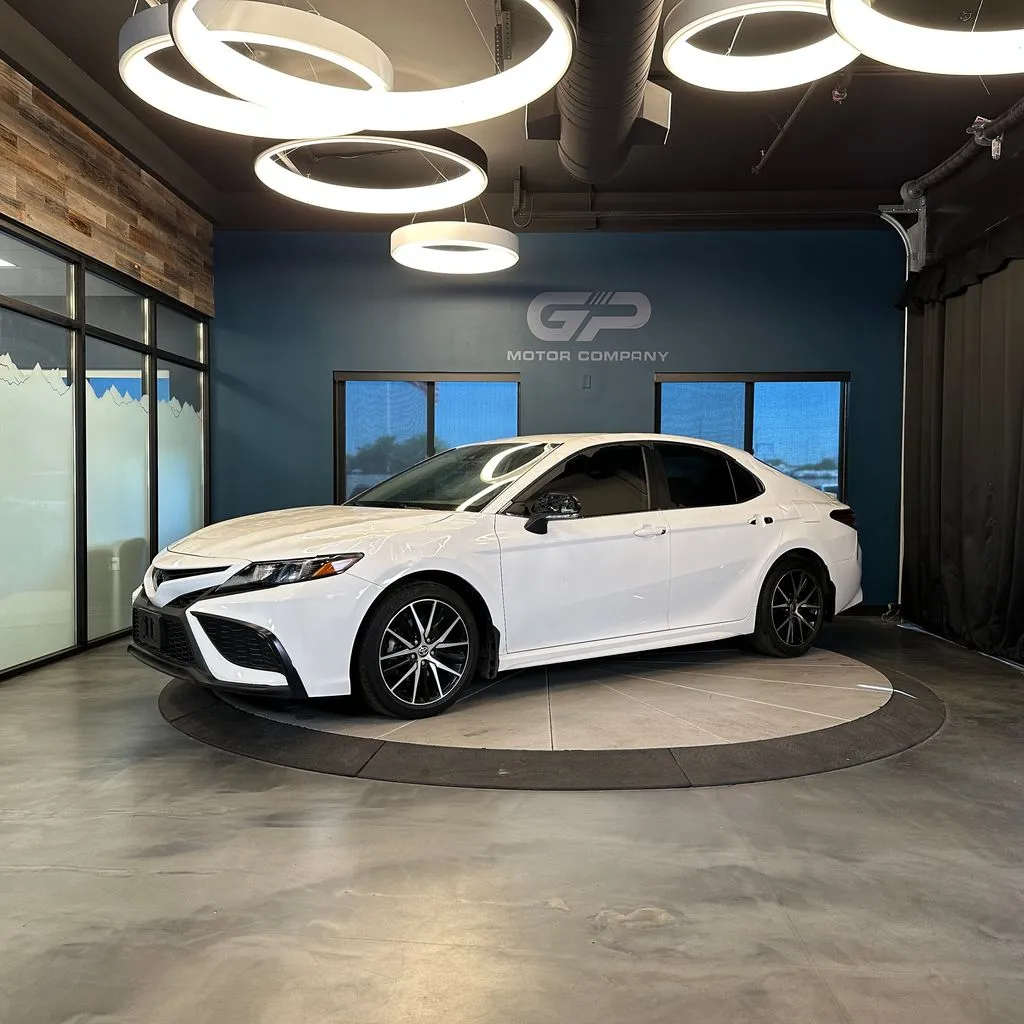 Toyota Camry photo 7