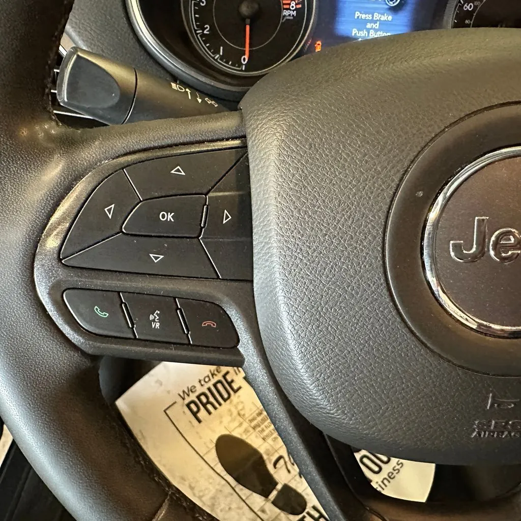 Jeep Cherokee photo 11