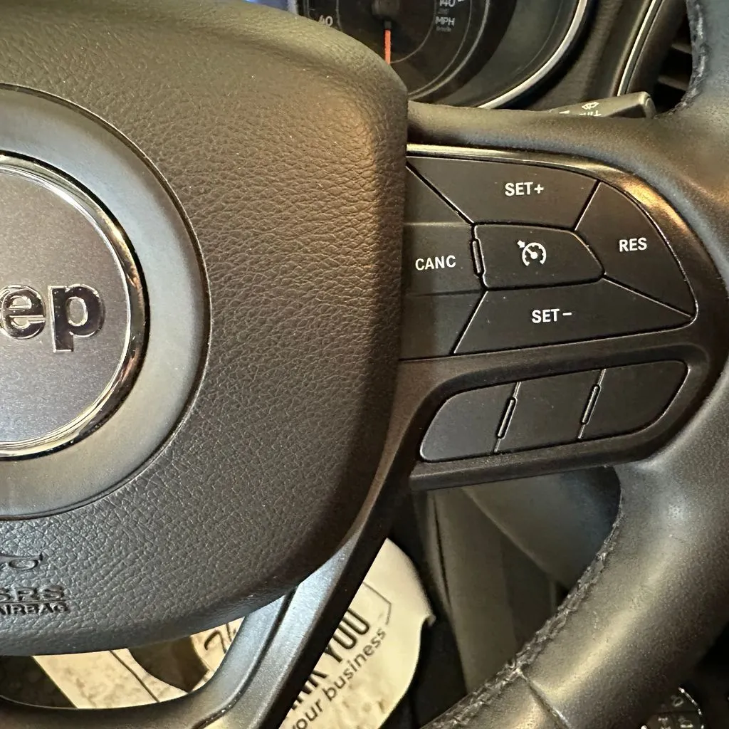 Jeep Cherokee photo 12
