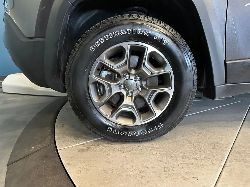 Jeep Cherokee photo 26