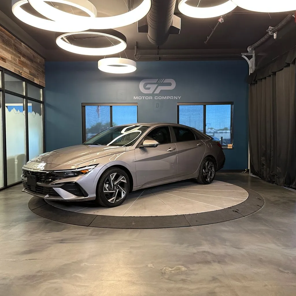 Hyundai Elantra photo 7
