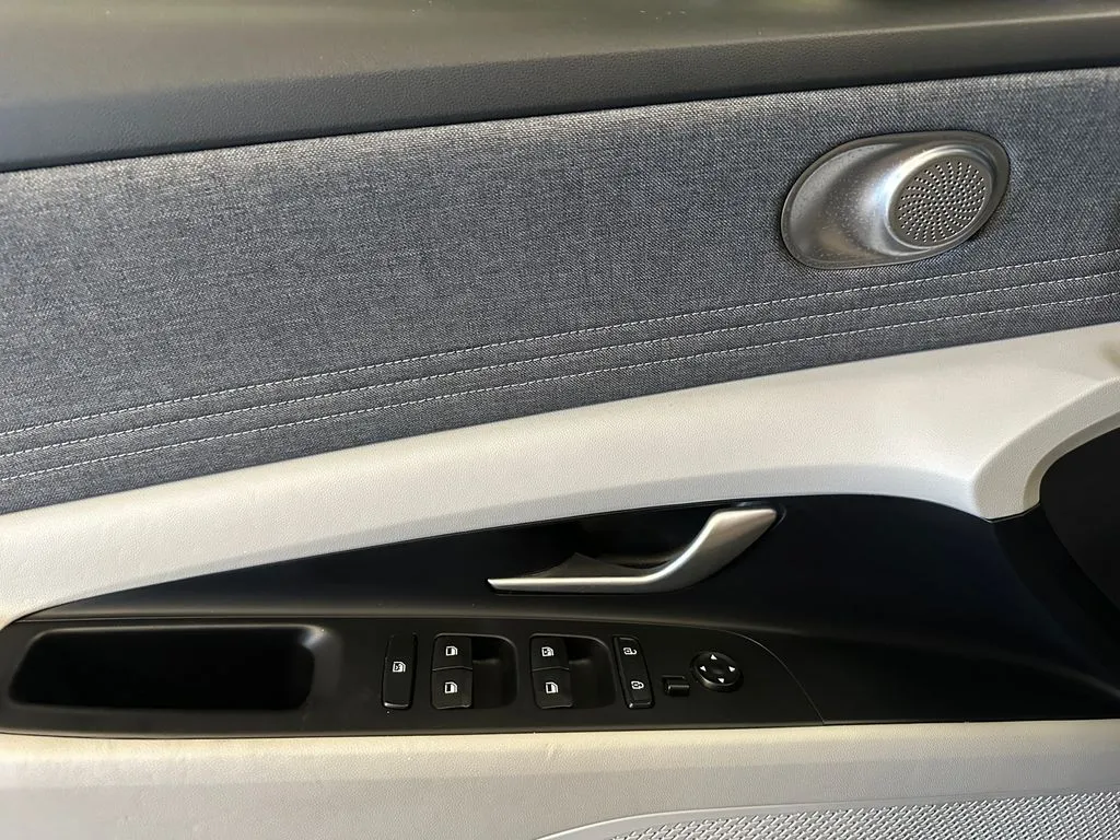 Hyundai Elantra photo 19