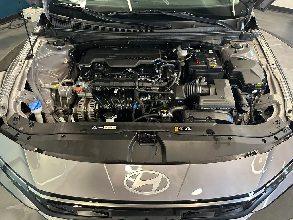 Hyundai Elantra photo 24