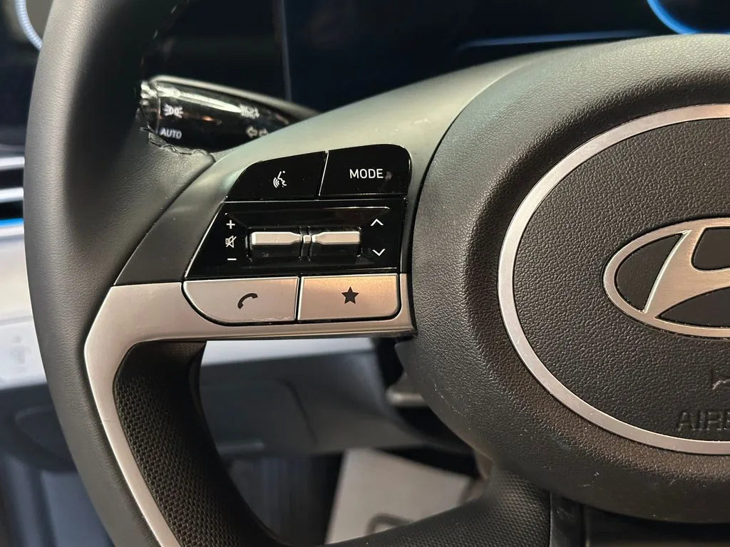 Hyundai Elantra photo 11