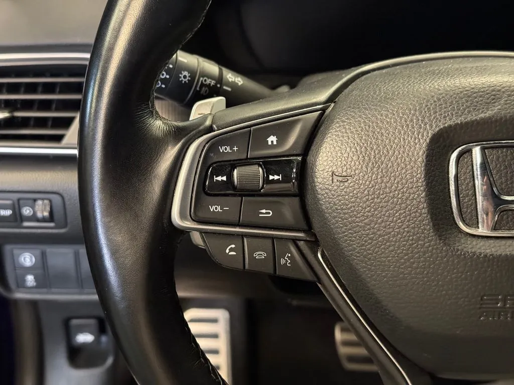 Honda Accord photo 11