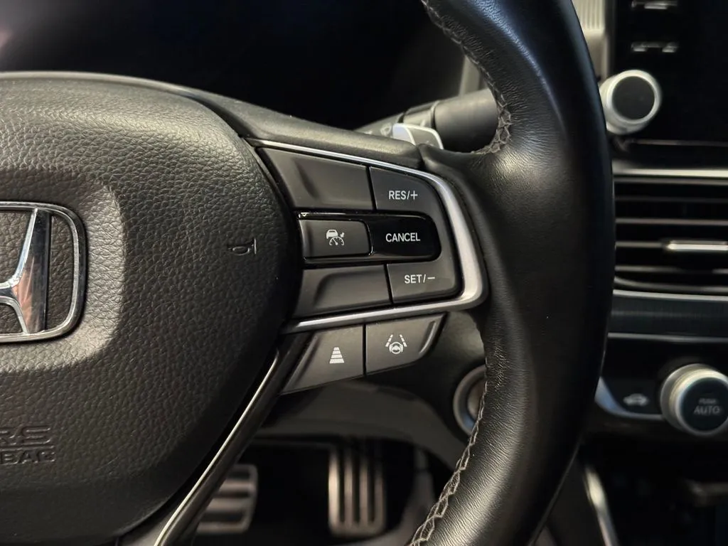 Honda Accord photo 12
