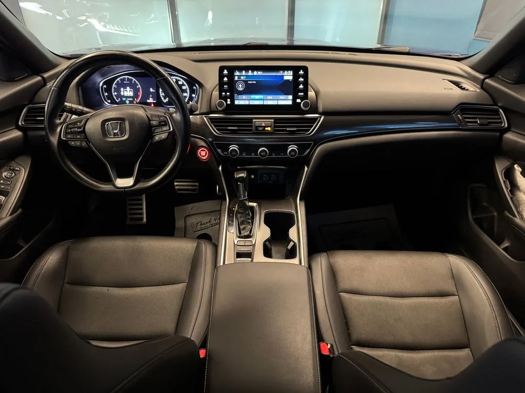 Honda Accord photo 9