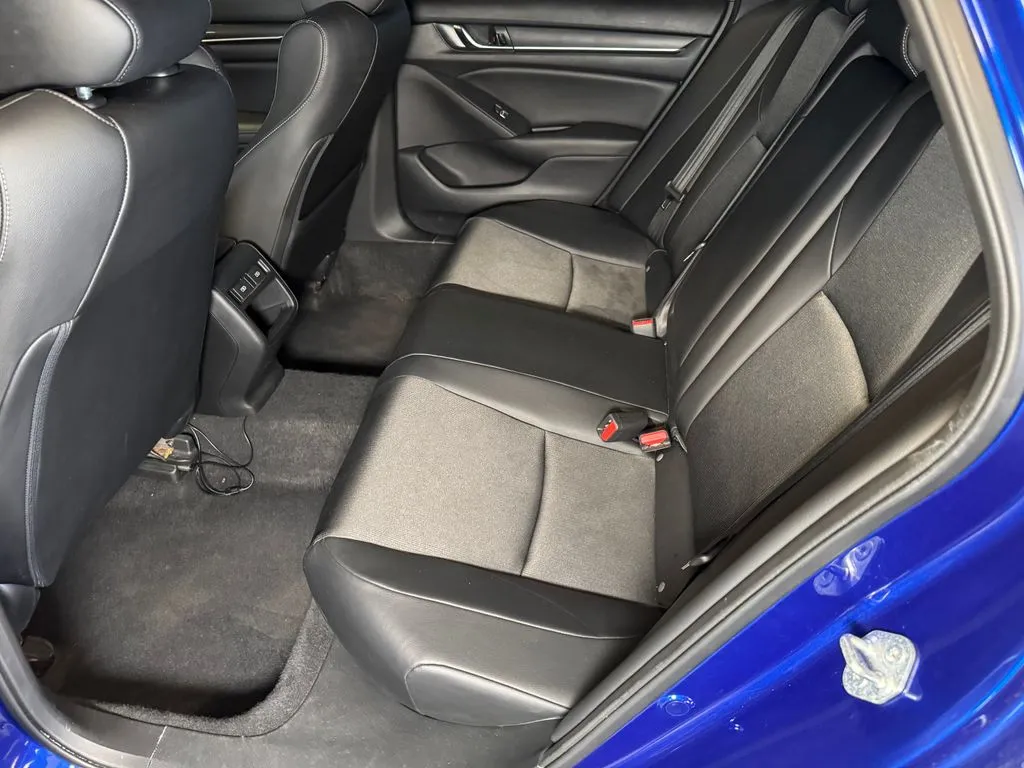Honda Accord photo 21