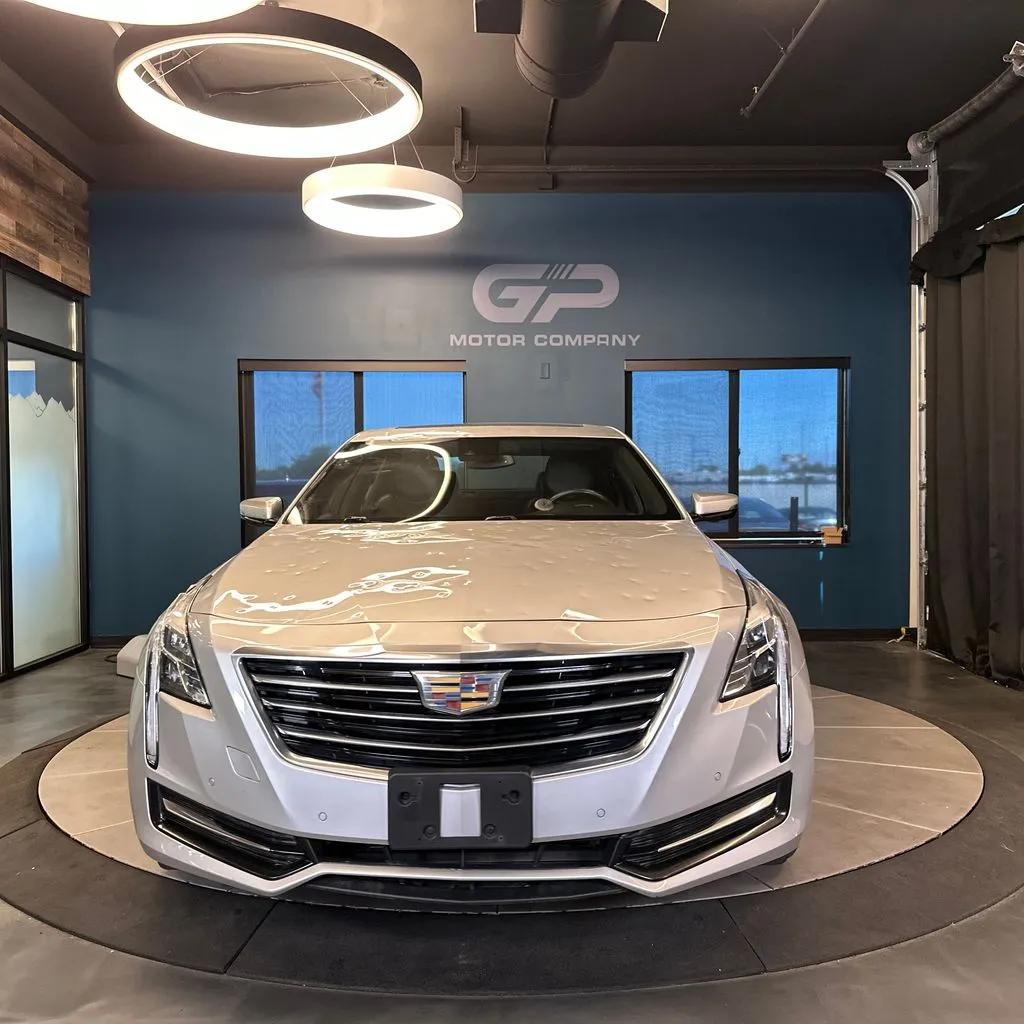 Cadillac CT6 photo 8