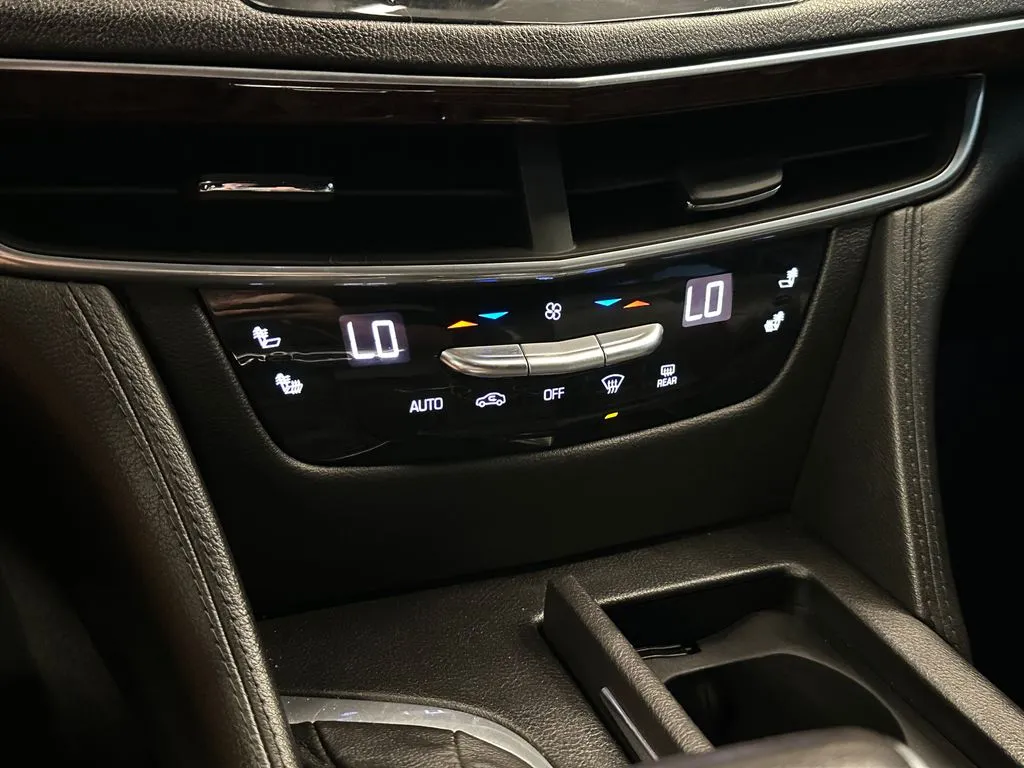 Cadillac CT6 photo 15