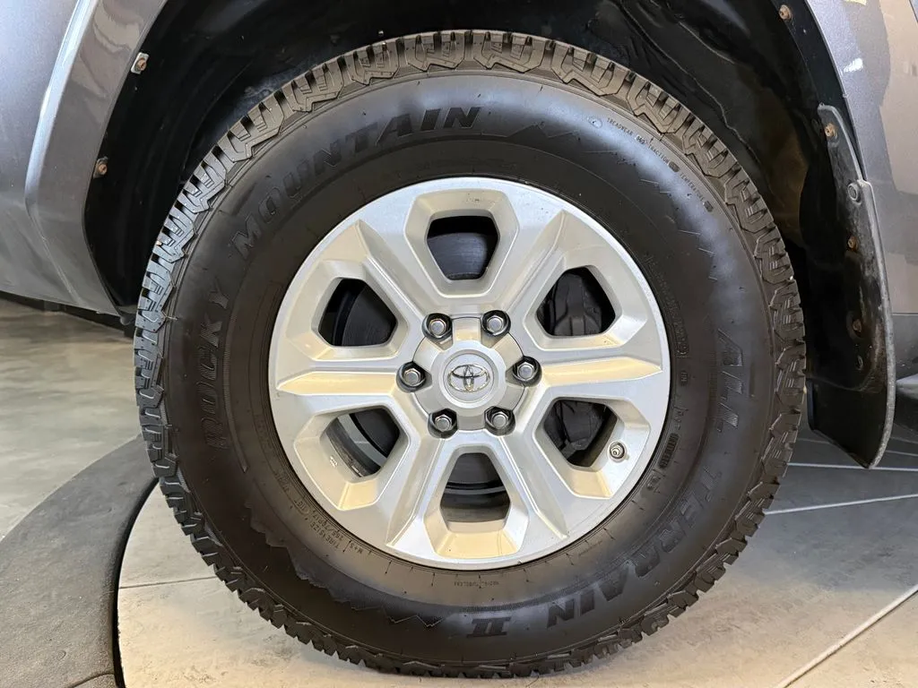 Toyota 4Runner photo 26