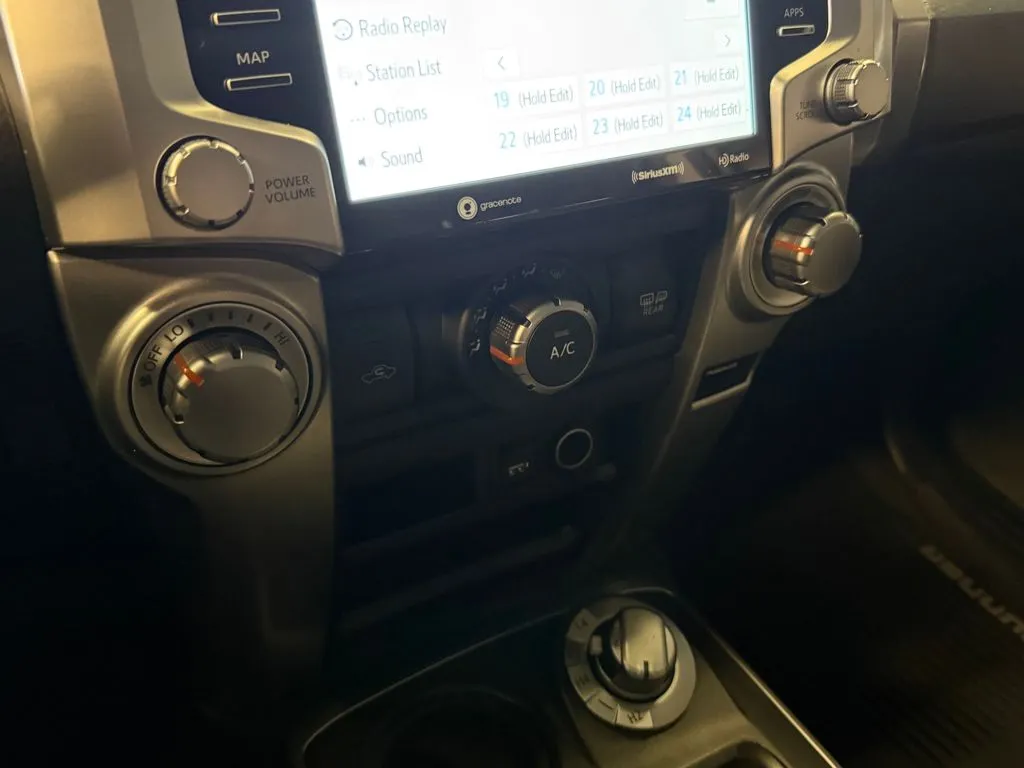 Toyota 4Runner photo 13