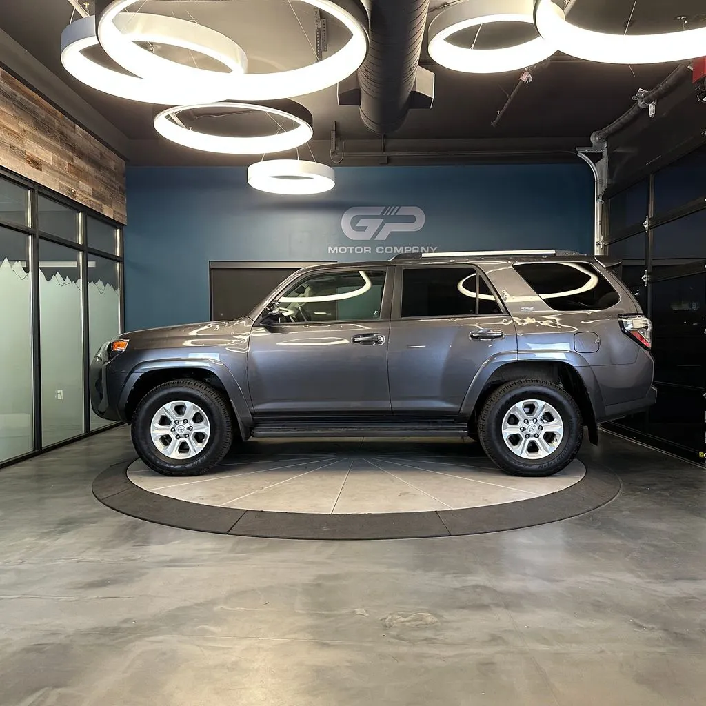 Toyota 4Runner photo 6