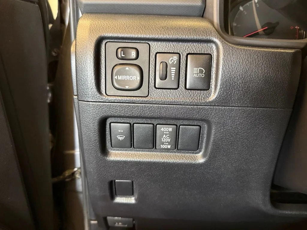 Toyota 4Runner photo 17