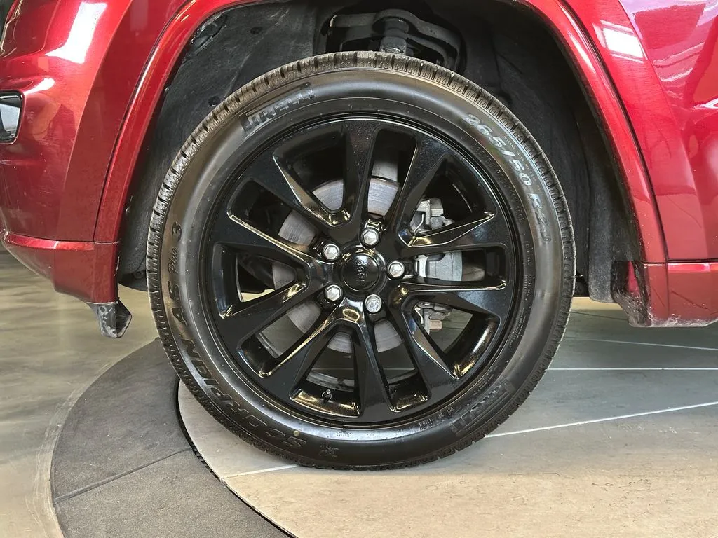Jeep Grand Cherokee photo 25