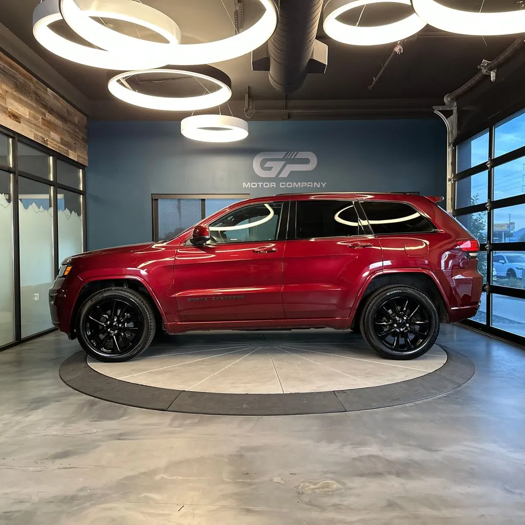 Jeep Grand Cherokee photo 6