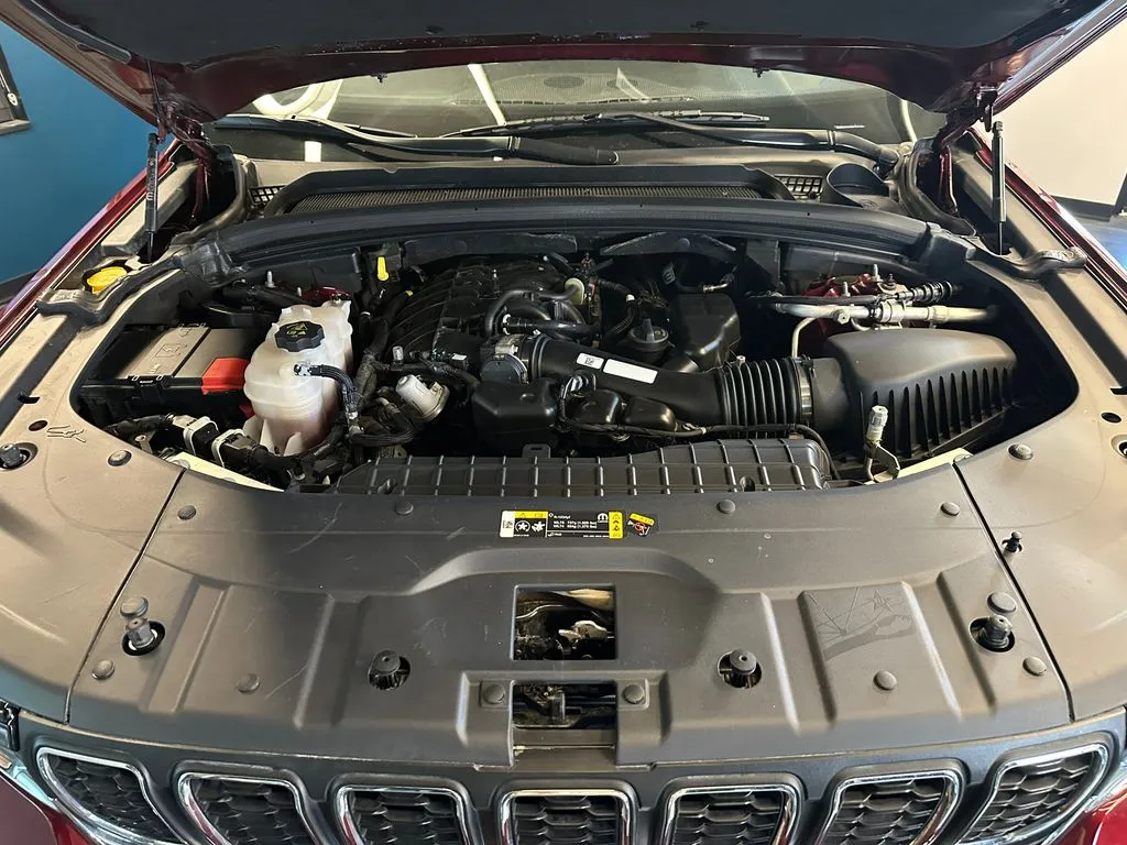 Jeep Grand Cherokee photo 22