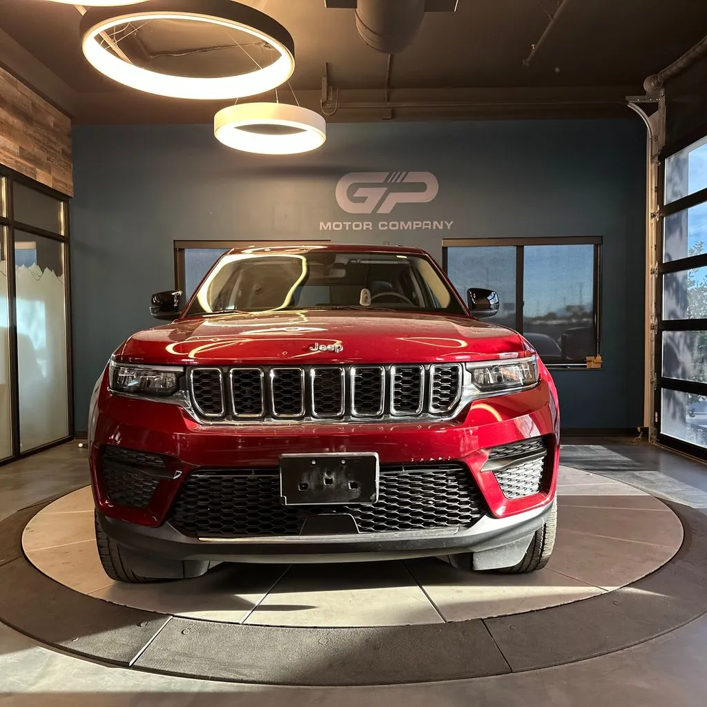 Jeep Grand Cherokee photo 8