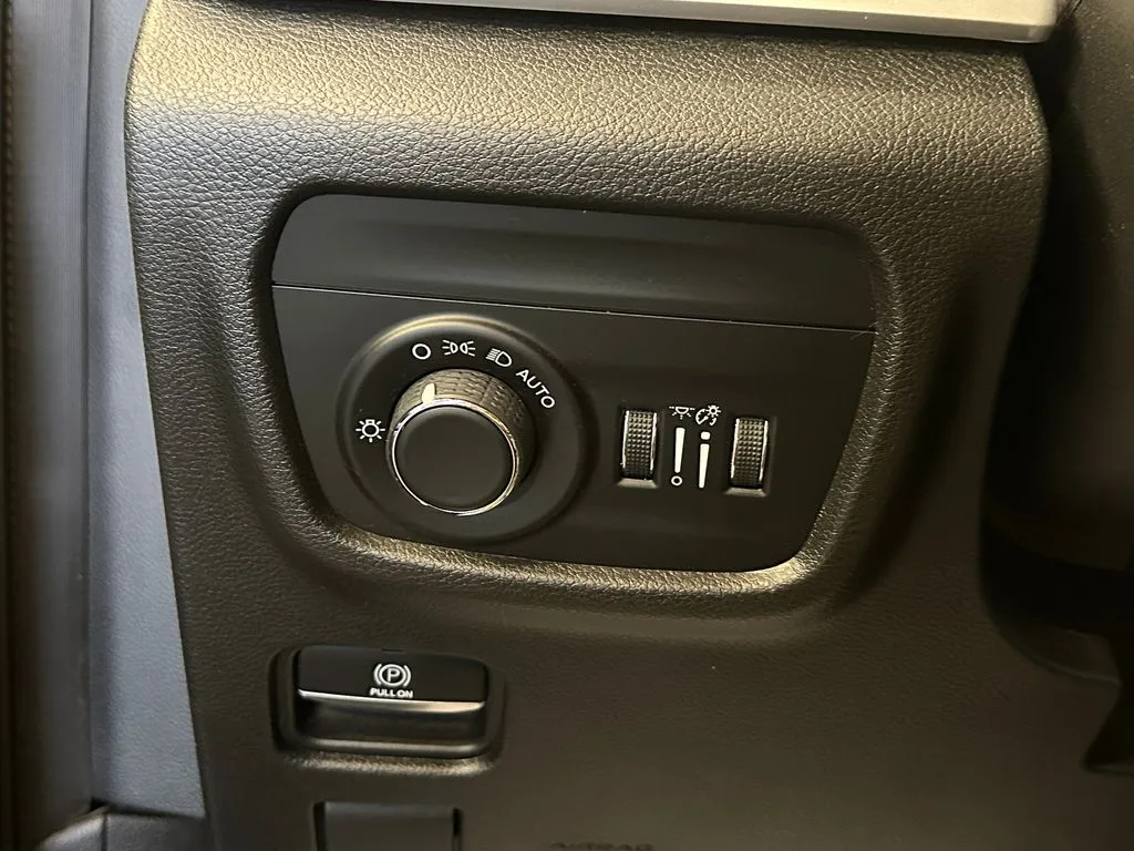 Jeep Grand Cherokee photo 17