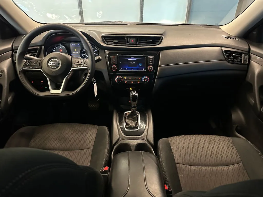 Nissan Rogue photo 9