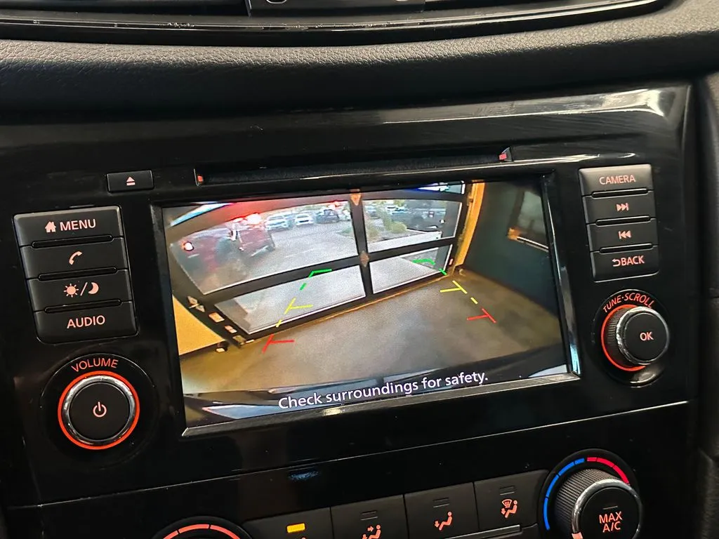 Nissan Rogue photo 14