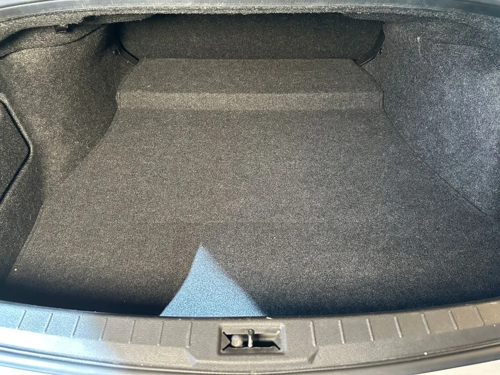 Infiniti Q60 photo 21