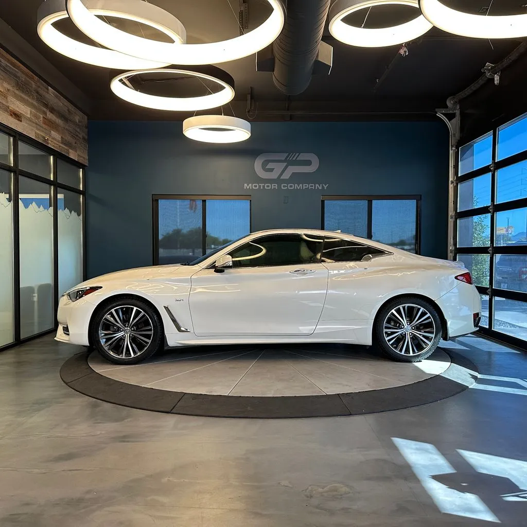 Infiniti Q60 photo 6