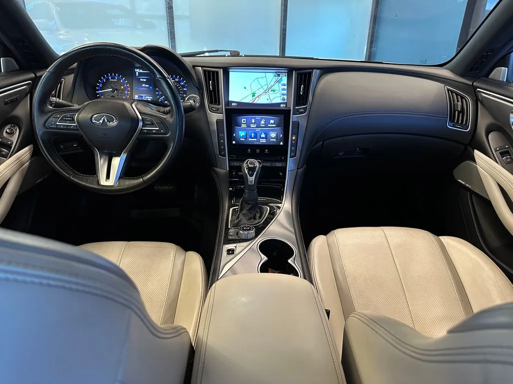 Infiniti Q60 photo 9