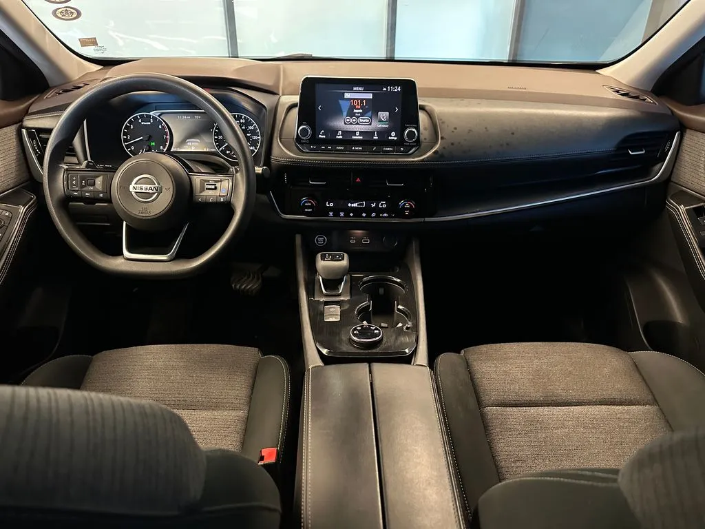 Nissan Rogue photo 9
