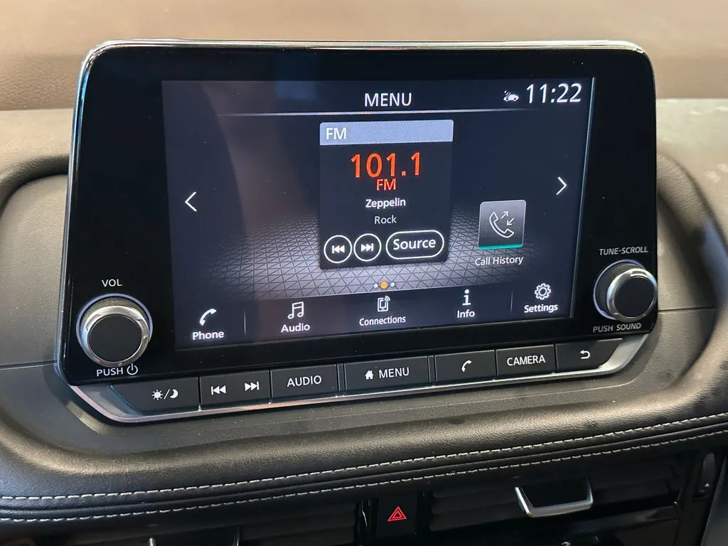 Nissan Rogue photo 14