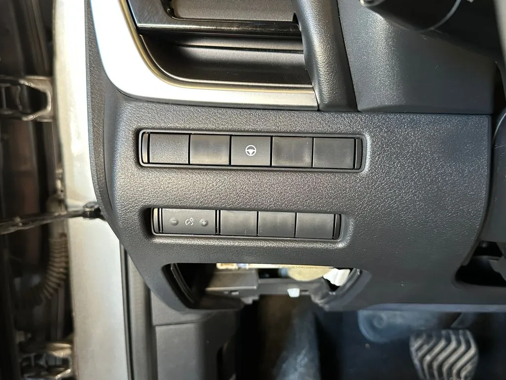 Nissan Rogue photo 18
