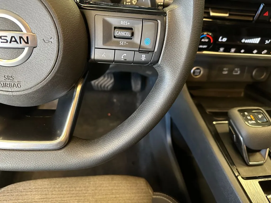 Nissan Rogue photo 12