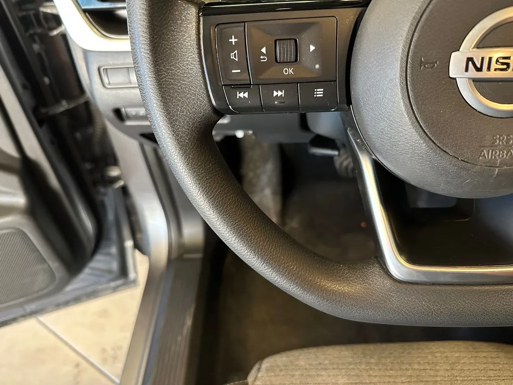 Nissan Rogue photo 11