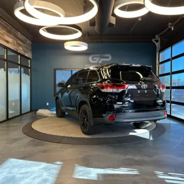 More photos of 2019 Toyota Highlander SE at GP Motor Company, UT