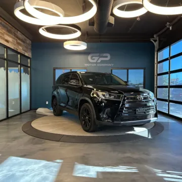 Black 2019 Toyota Highlander SE for sale in Kaysville, UT