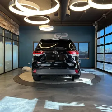 More photos of 2019 Toyota Highlander SE at GP Motor Company, UT