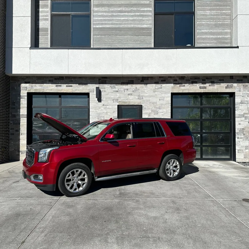 GMC Yukon photo 9