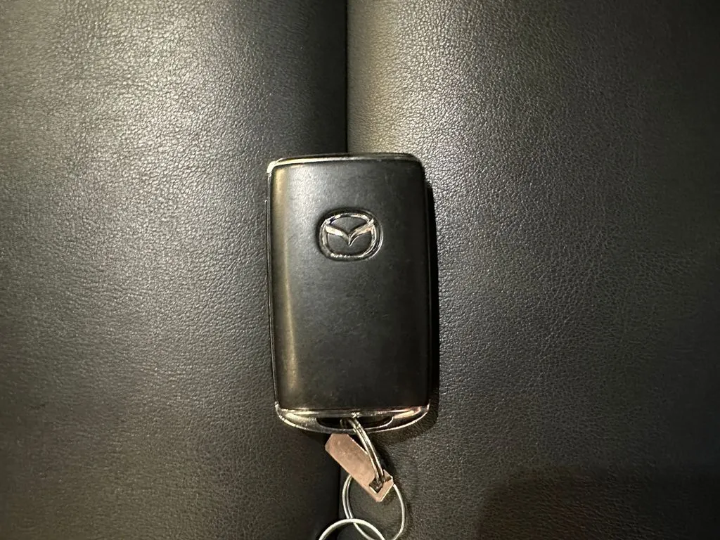 Mazda CX-30 photo 16