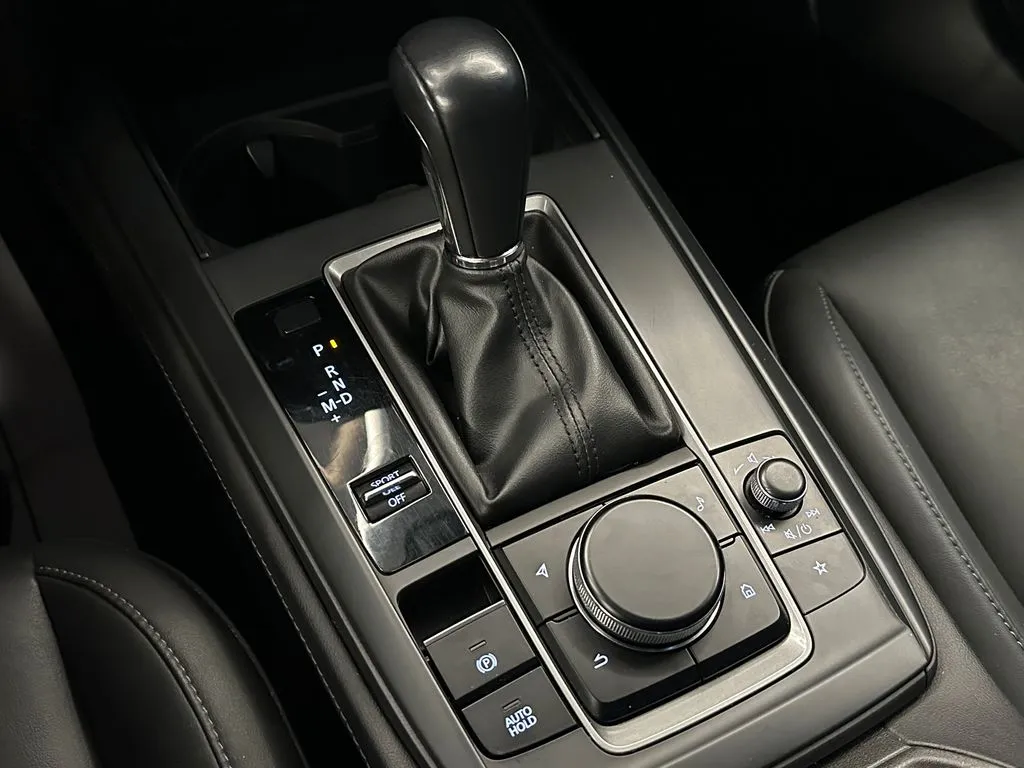 Mazda CX-30 photo 15