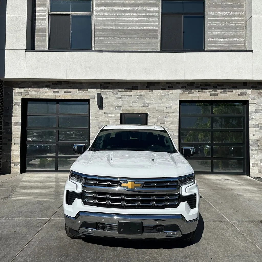Chevrolet Silverado photo 8