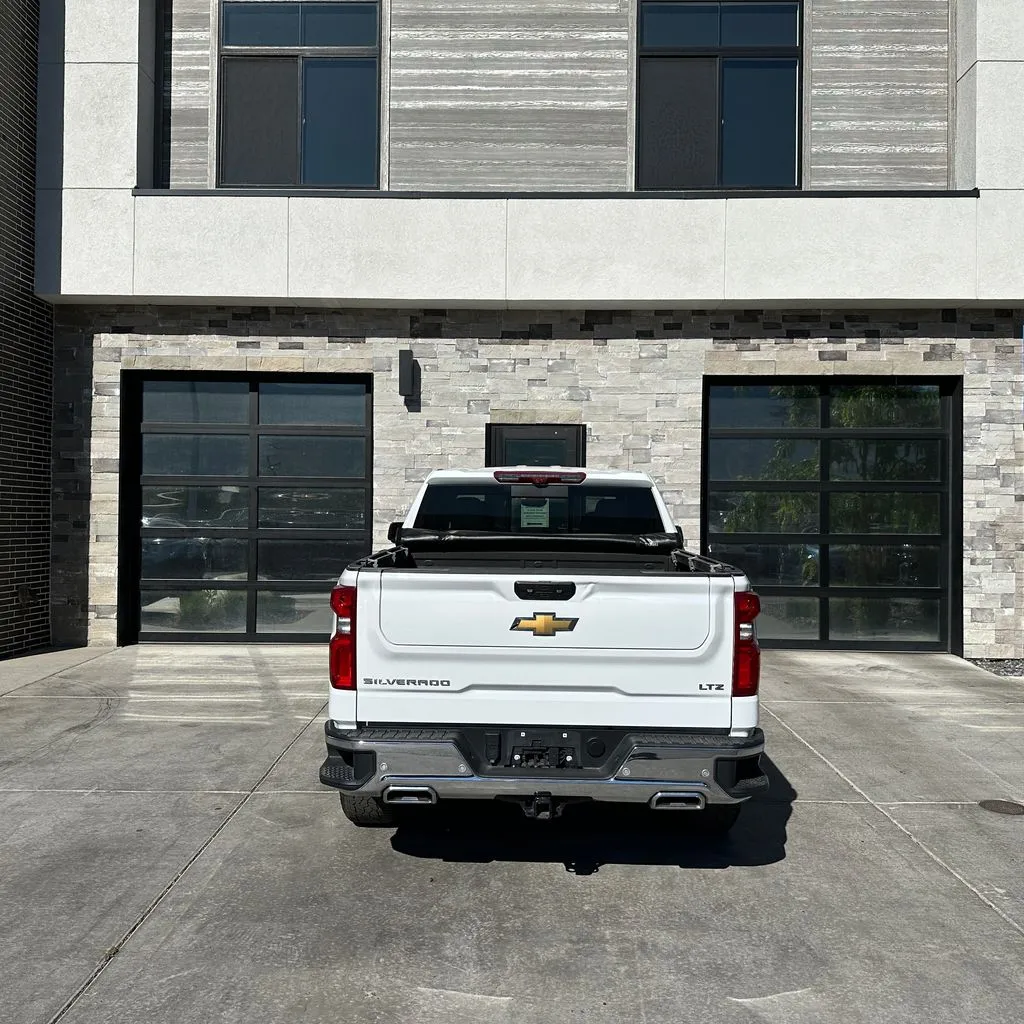 Chevrolet Silverado photo 4