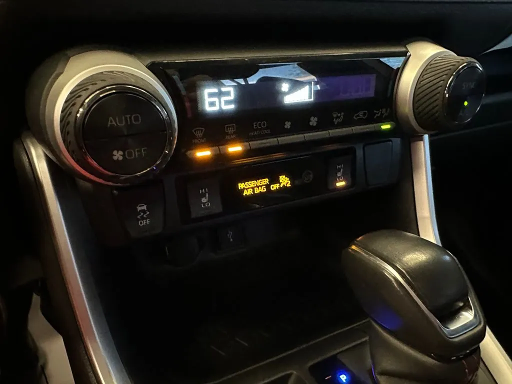 Toyota RAV4 photo 15