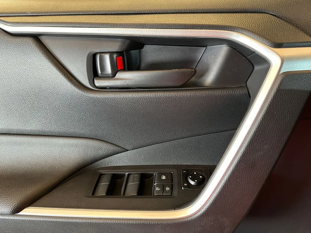 Toyota RAV4 photo 19