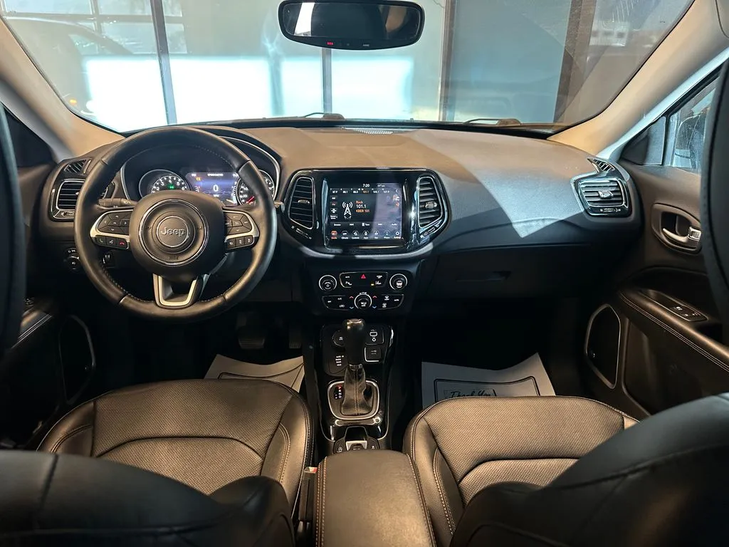 Jeep Compass photo 9