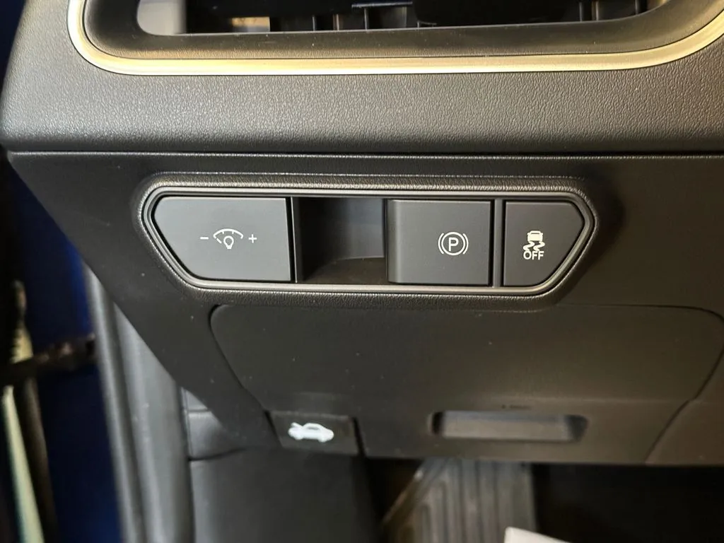 Kia K4 photo 18